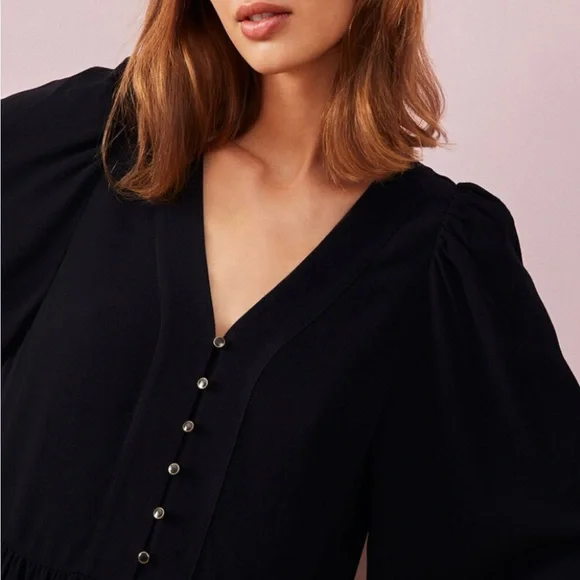 Elegant Black Midi Dress - Picture 2 of 7